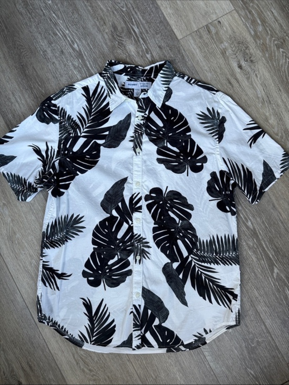 Old Navy White Short Sleeve Button-Down Shirt with Black Tropical Leaf Print